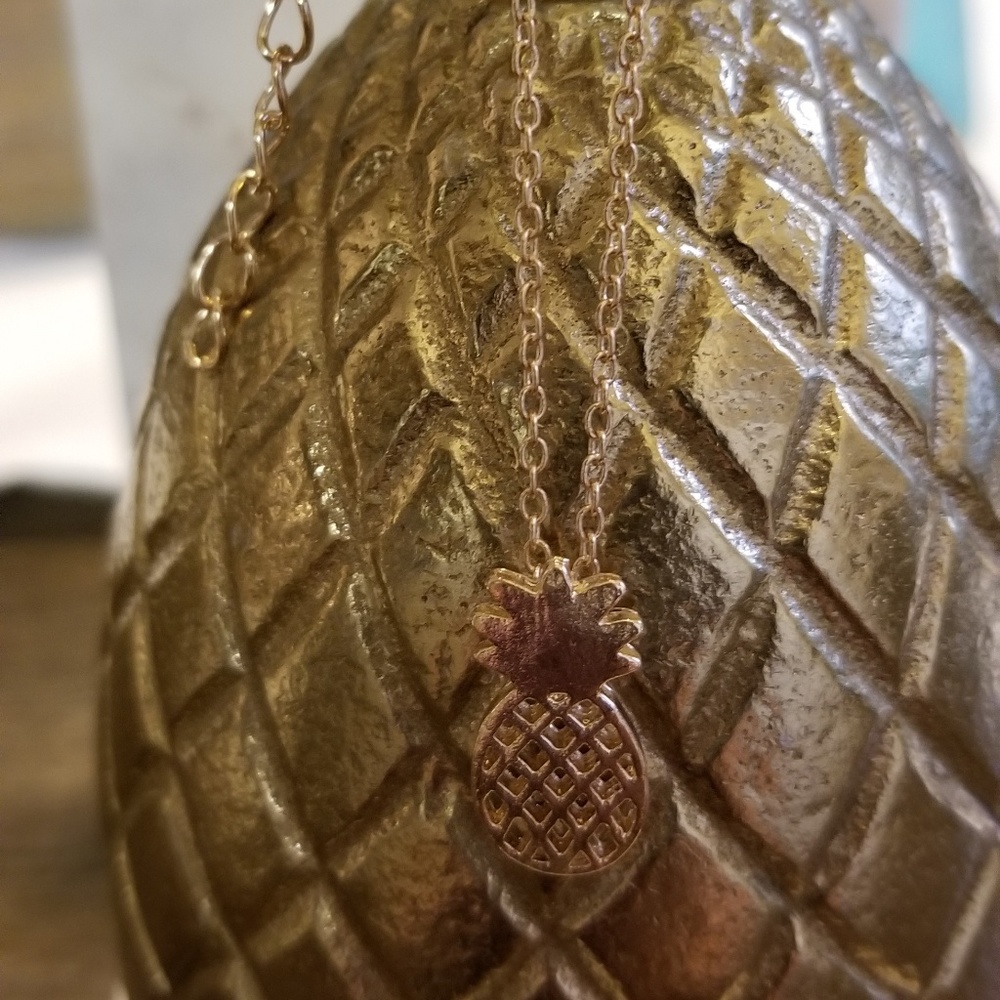 🍍 Gold Pineapple Jewelry 🍍 - Picture 2 of 5